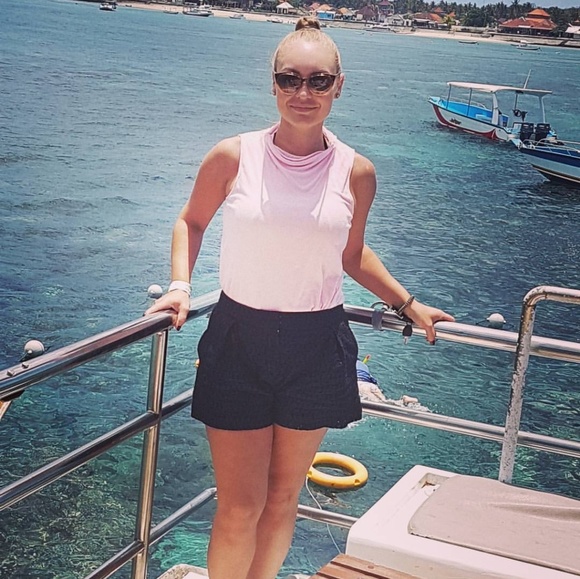 Meet your Posher, Sierra - Picture 1 of 1